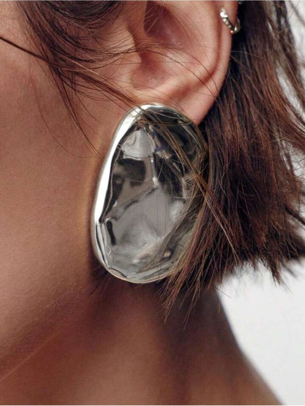 Textured Asymmetric Silver Oval Disc Earrings B02-03